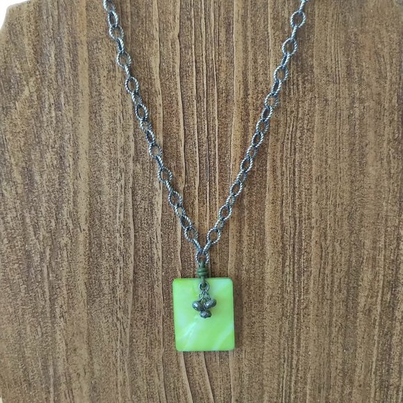 Silpada Green Mother-of-Pearl Necklace - Picture 1 of 6